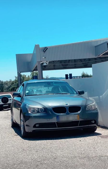 Bmw E60 525d caixa automática.