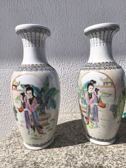 Jarras de porcelana chinesa século XX