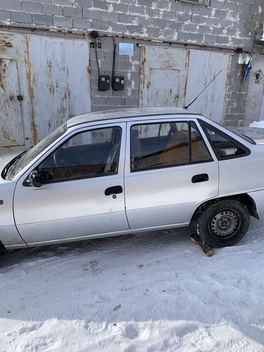 Део Нексія 2011 рік