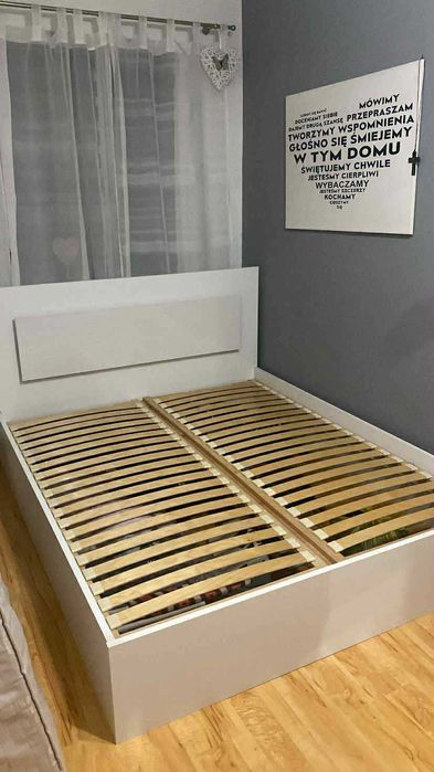 Łóżko z materacem 160/200