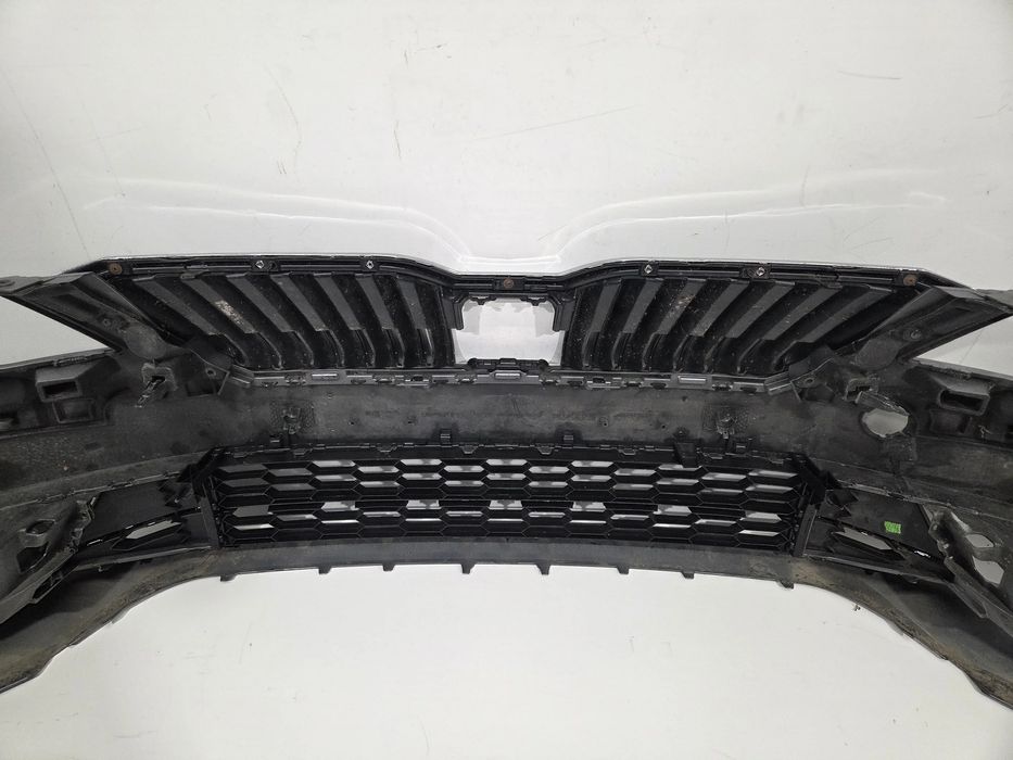 Skoda Superb III 3 3V0 15-19 Zderzak Przód Przedni