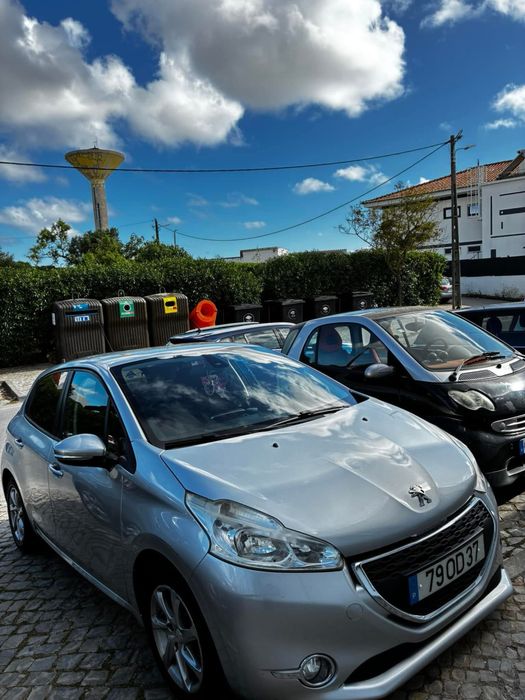 Peugeut 208 em bom estado , NUNCA TIVE UM ACIDENTE COM O CARRO