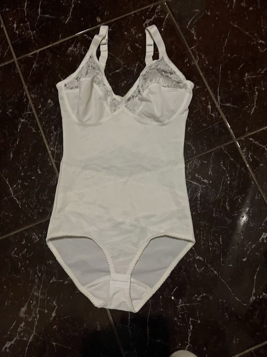 Корегуюча білизна