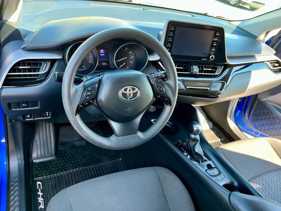 Продам авто Toyota CH-R