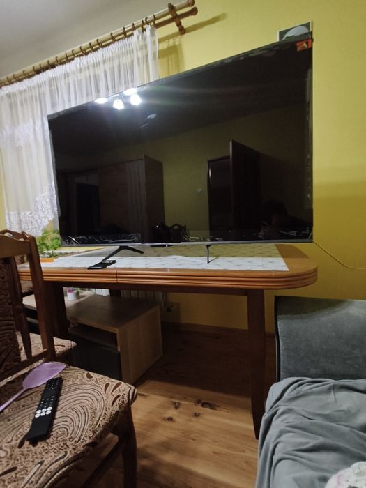Sprzedam telewizor 65 cali.