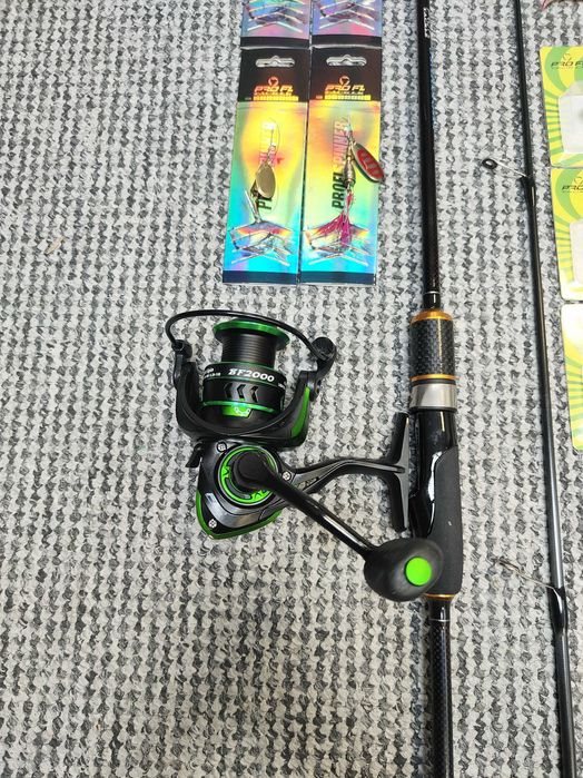 Wędka spinningowa 210 cm 2-6g + Kołowrotek BF 2000+ plecionka+ Gratisy