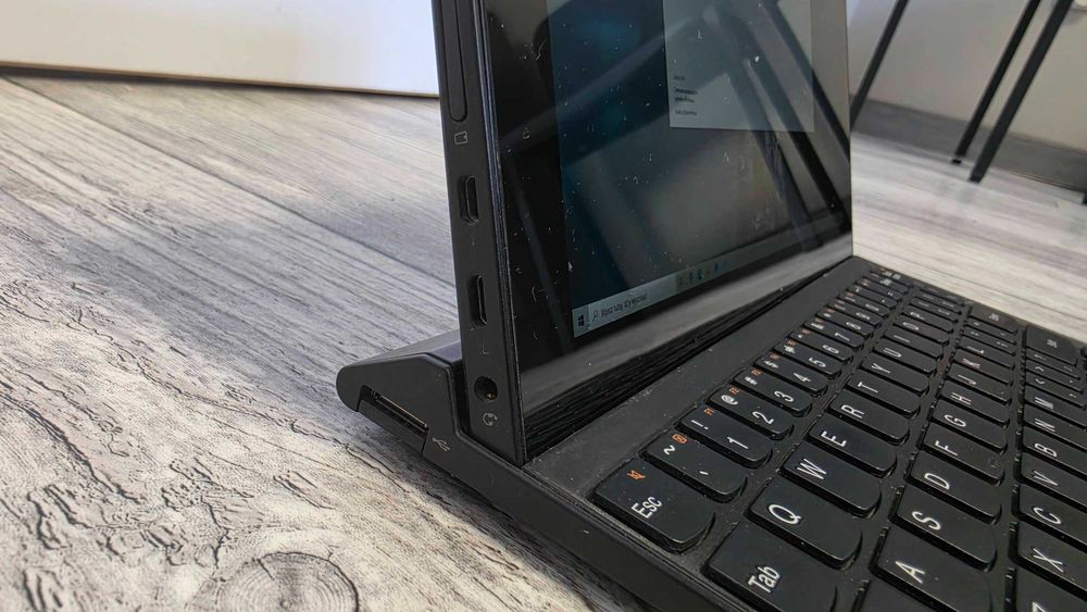 Lenovo Miix 3-1030 tablet 2w1 z klawiaturą 10,1" Windows 10