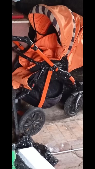 Отдам по месту коляску