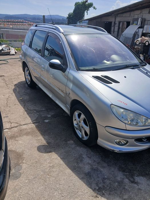 Vendo Peugeot ano 2004 muito boa