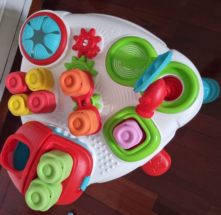 Mesa sensorial de atividades da Clementoni