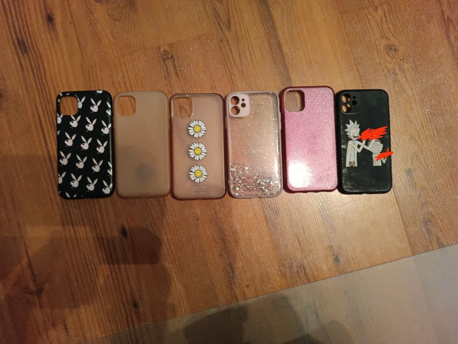iPhone 11 64gb uszkodzony z wieloma etui