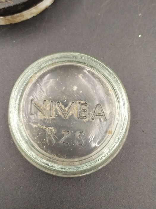 Zestaw opakowań po kosmetykach Nivea z PRL-u