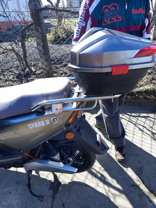 Скутер Електро скутер