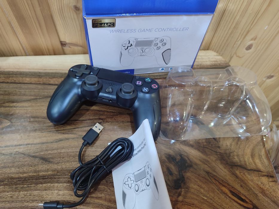 Контролери PS4, Nintendo Switch, ПК, Xbox. Джойстики. Є різні варіанти