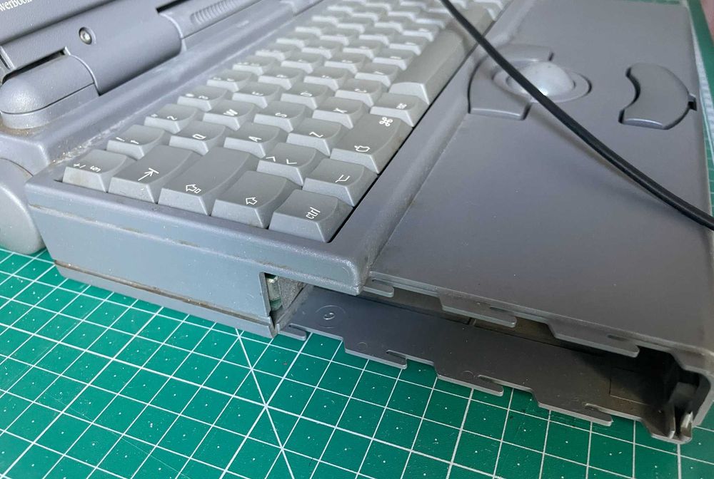 Apple Macintosh Powerbook 180C clássico de 199364584417662465124