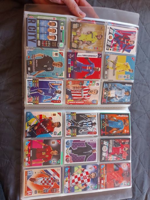 Karty piłkarskie 555 sztuk