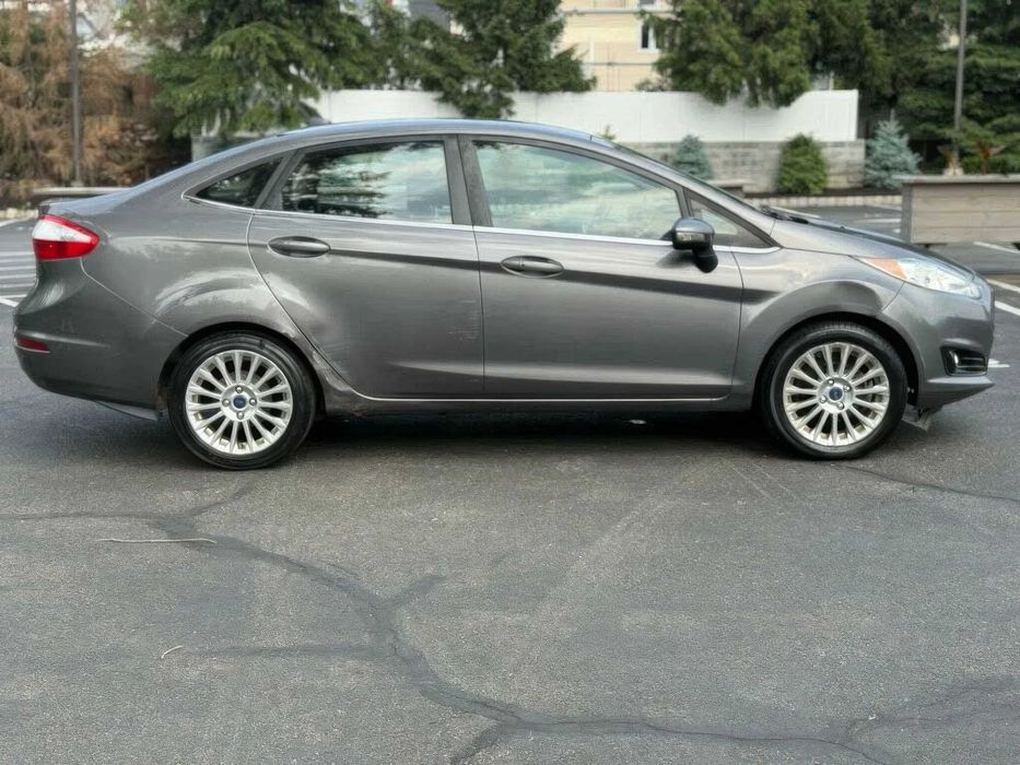 Ford Fiesta Titanium      2014