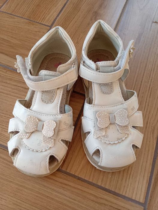 Skórzane sandały 27