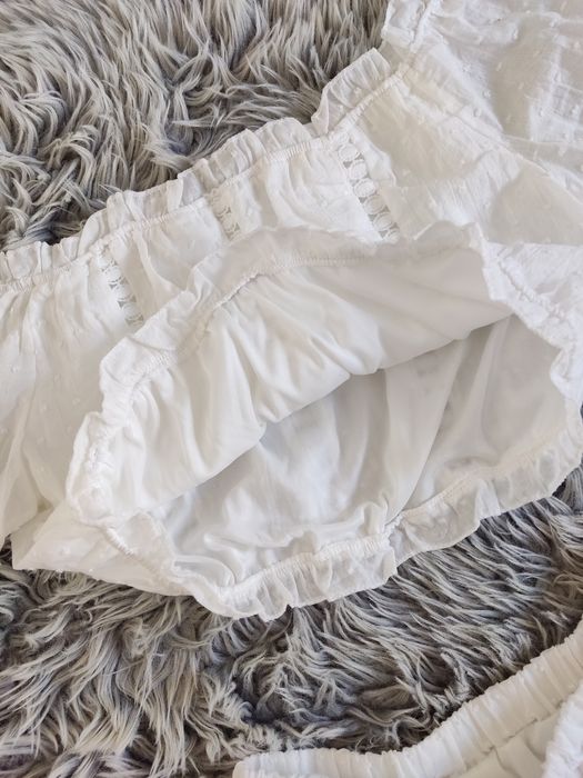 Biały modny bawełniany letni komplet top hiszpanka spódnica falbanki