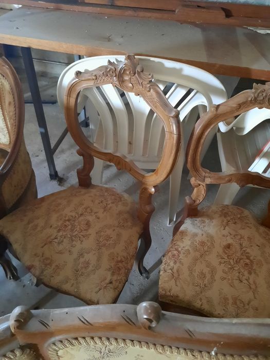 Canapé cadeiras e cadeiroes