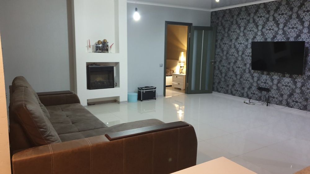 Унікальна простора 2к з хорошим ремонтом є тепла підлога1240