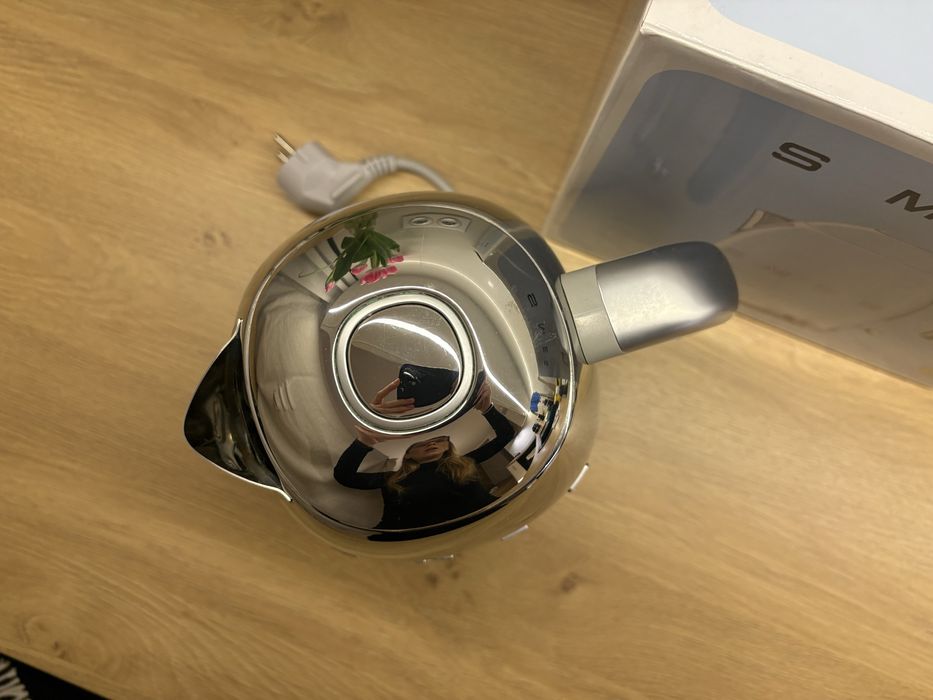 Czajnik elektryczny SMEG 1,7l - chrom/srebrny  - stan bardzo dobry