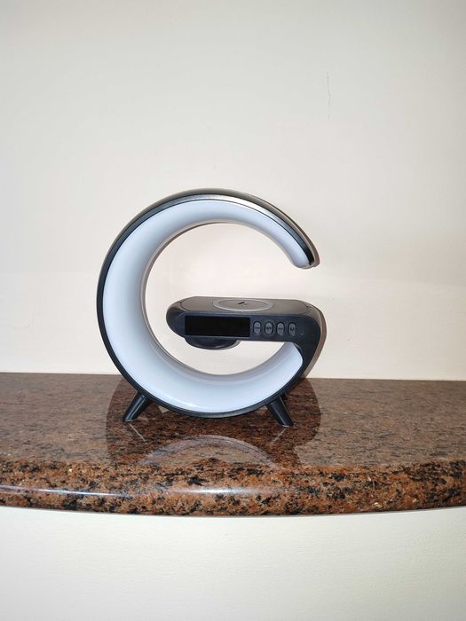 Budzik Zaokrąglony RGB z Ładowaniem Indukcyjnym