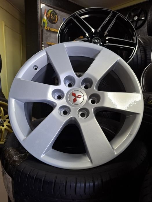 Диски с резиной R-18, 6*139.7 Mitsubishi