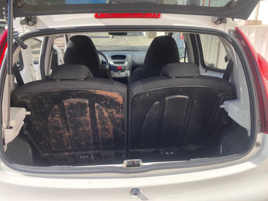 Peugeot 107 Automático 2014 – 5 portas – Gasolina – Manutenção completa