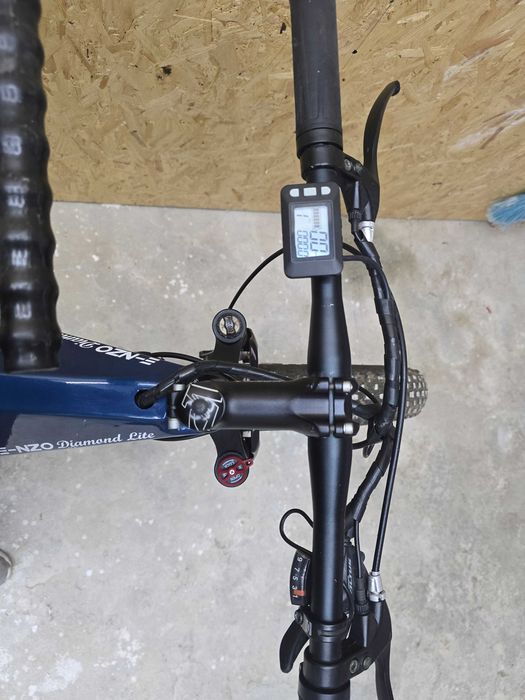 Bicicleta elétrica com rodas largas ENZO