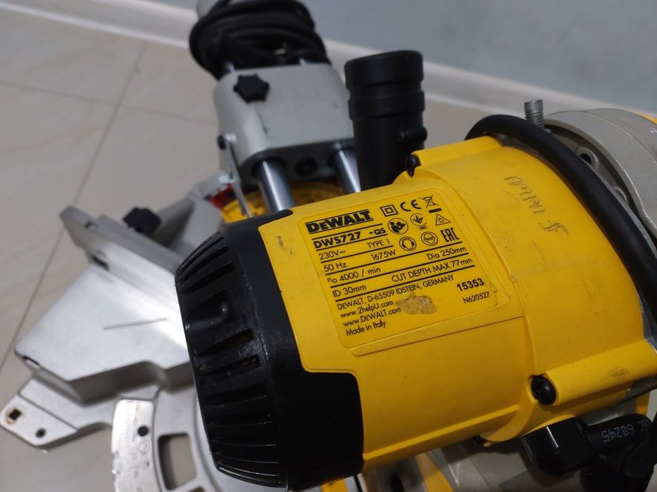 Dewalt Пила дискова DeWalt DWS727