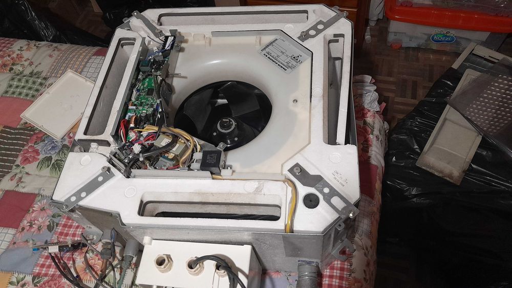 Aparelho de ar condicionado tipo cassete 8500BTU/h