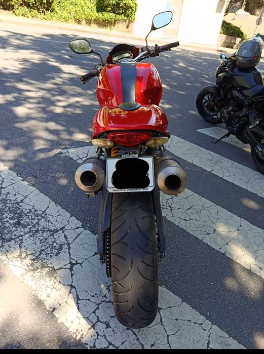 Ducati Monster procura novo dono
