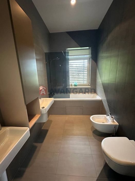 Сучасний маєток у Волоському- простір, комфорт і повна автономія!