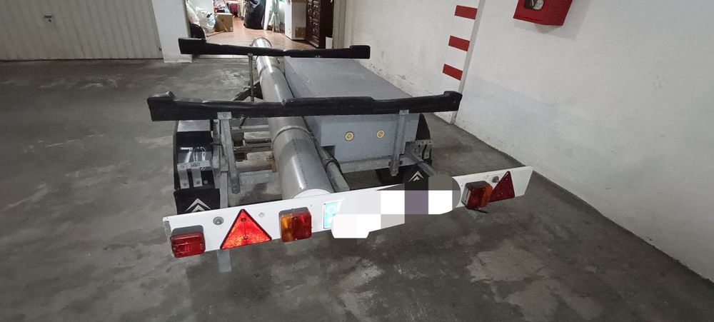 Vendo atrelado, ideal para vela ligeira (Laser)