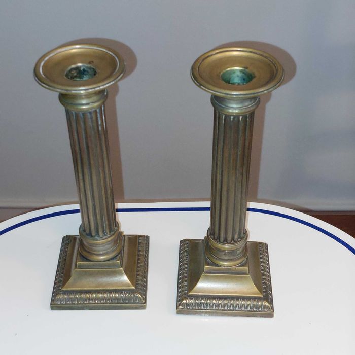 Par de castiçais neoclássicos