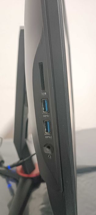 Dell Optiplex All In One 3050 Ecrã 19.5 Full HD i5/12GB RAM/NVME+HDD