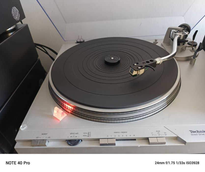 Technics gramofon.