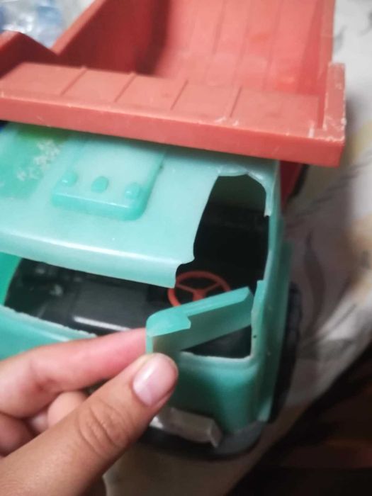 Camiões de Brinquedo Basculantes de Plástico Antigos - Irmãos Melo