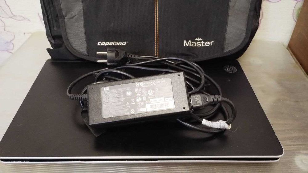 HP envy dv7 Intel Core i7 8ram HDD 320Gb с фирменной сумкой