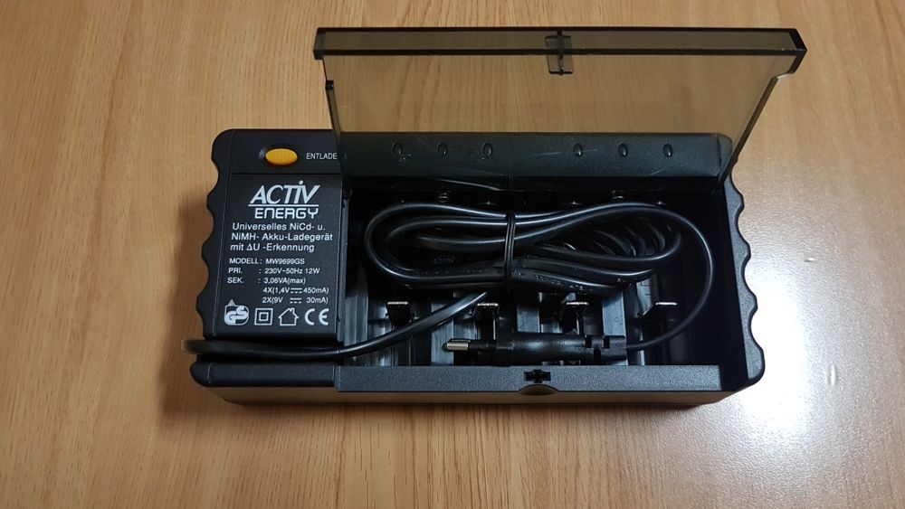 Carregador de Pilhas UNIVERSAL