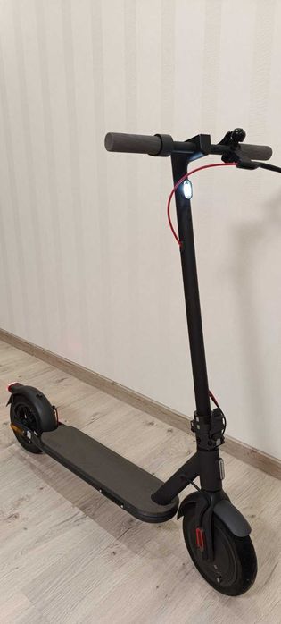 Електросамокат Xiaomi Electric Scooter 4