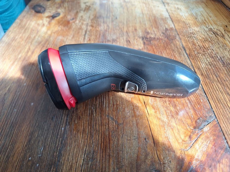 Електробритва Remington R3