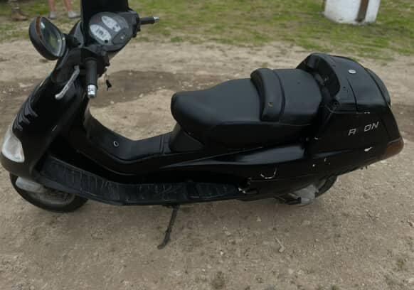 Продам терміново скутер 125 кубів 2t