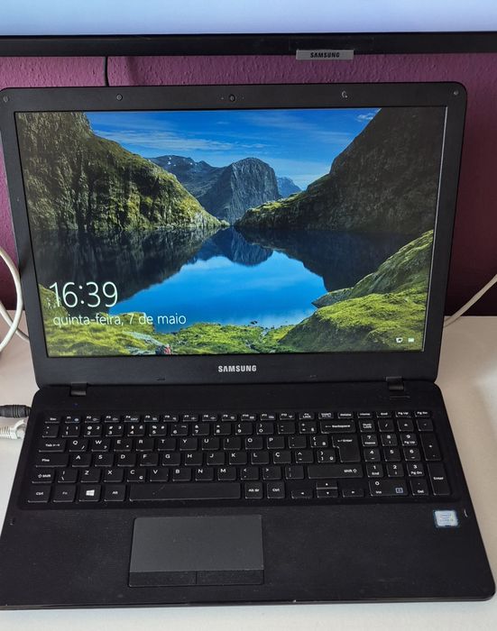 Vendo notebook Samsung especificações estão nas fotos