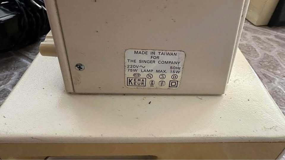 Máquina de Costura Singer Vintage Funcional
