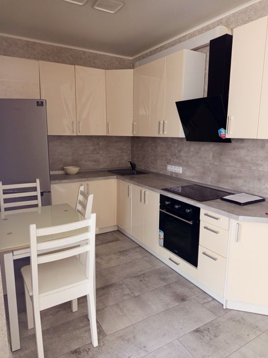 Сдам хорошую кухню студию и спальню на Таирова !