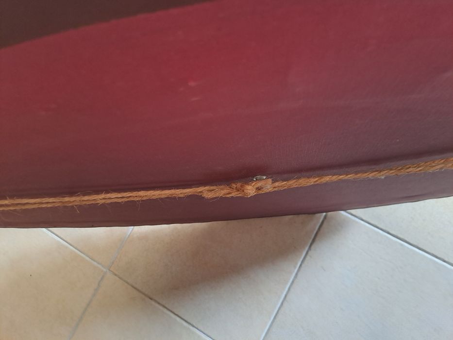 Quadro grande e antigo com relevo