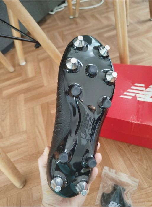 Korki new balance tekela