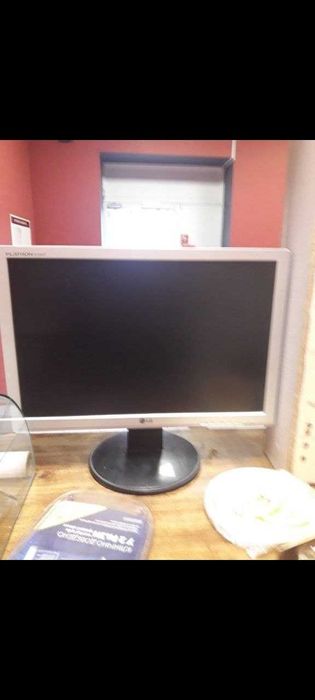 Монітор LG Flatron LCD